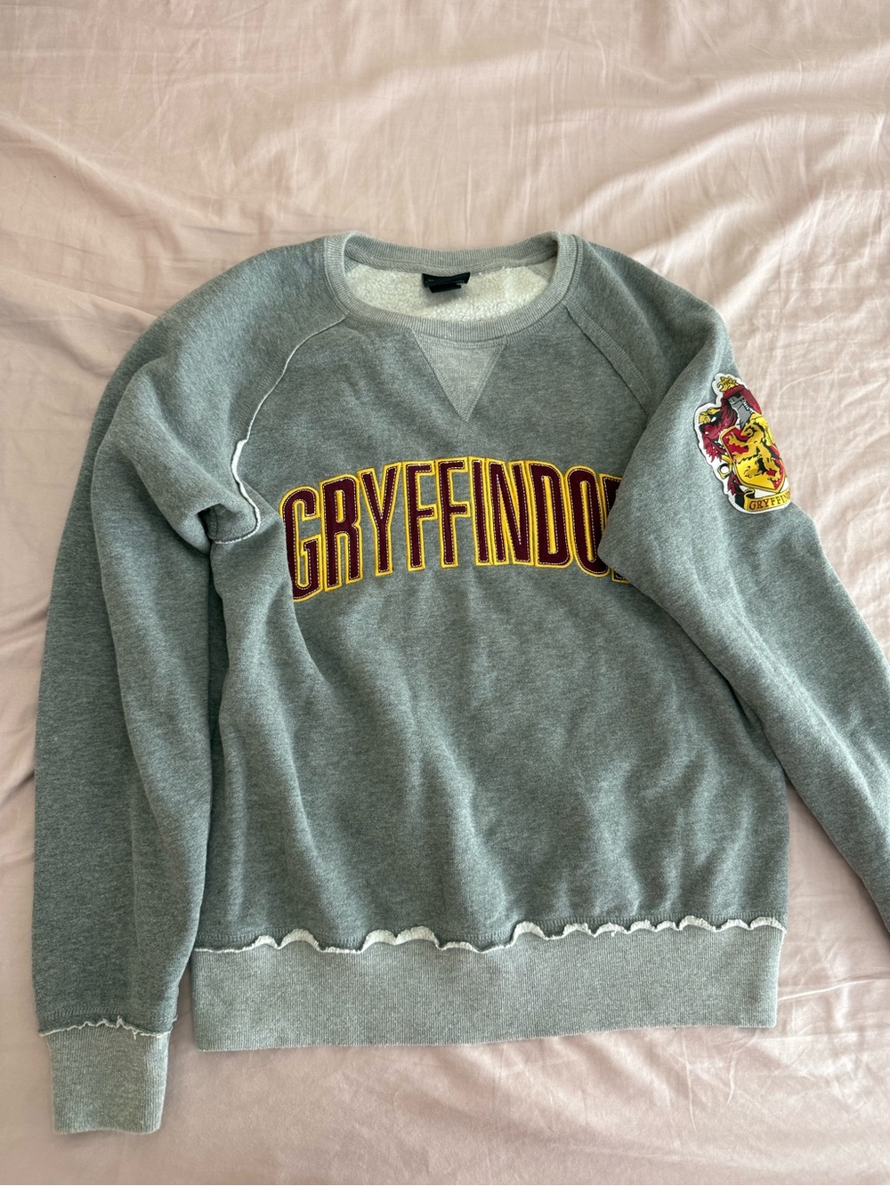 Universal studios Harry Potter Gryffindor Logo Grey Crew Sweatshirt